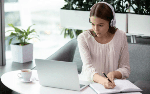 Read more about the article Does Listening to Music Help Students Focus?